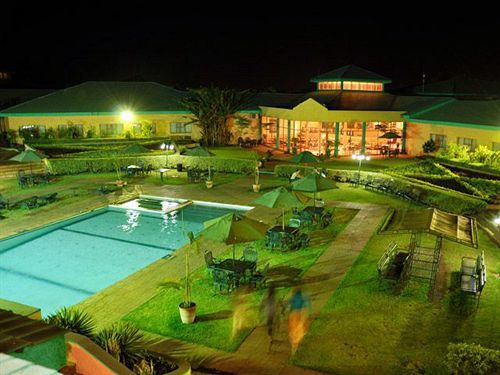 Crossroads Hotel Lilongwe Exteriör bild