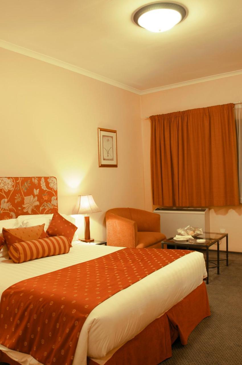 Crossroads Hotel Lilongwe Exteriör bild